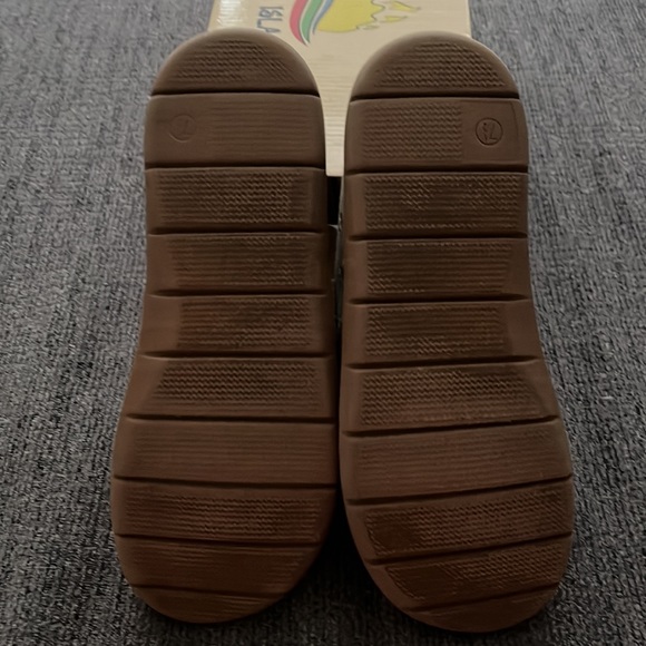 Slip on shoes - Picture 4 of 4